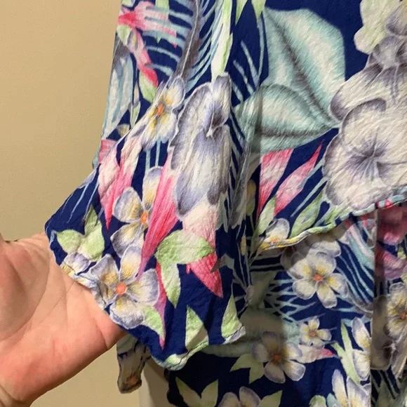 AEO top - Picture 3 of 13